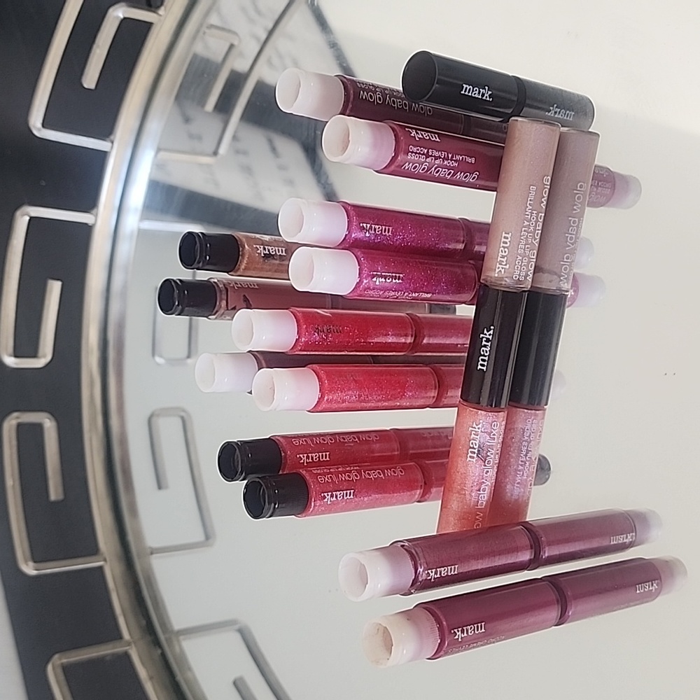 Mark. Lip gloss hook ups. Price is for 2 colors and the hook-up
